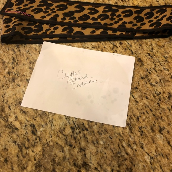 Louis Vuitton - Picture 2 of 2